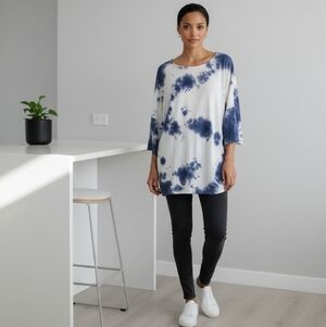 Hayden Los Angeles Navy and White Tie-Dye 1/4 Sleeve Top